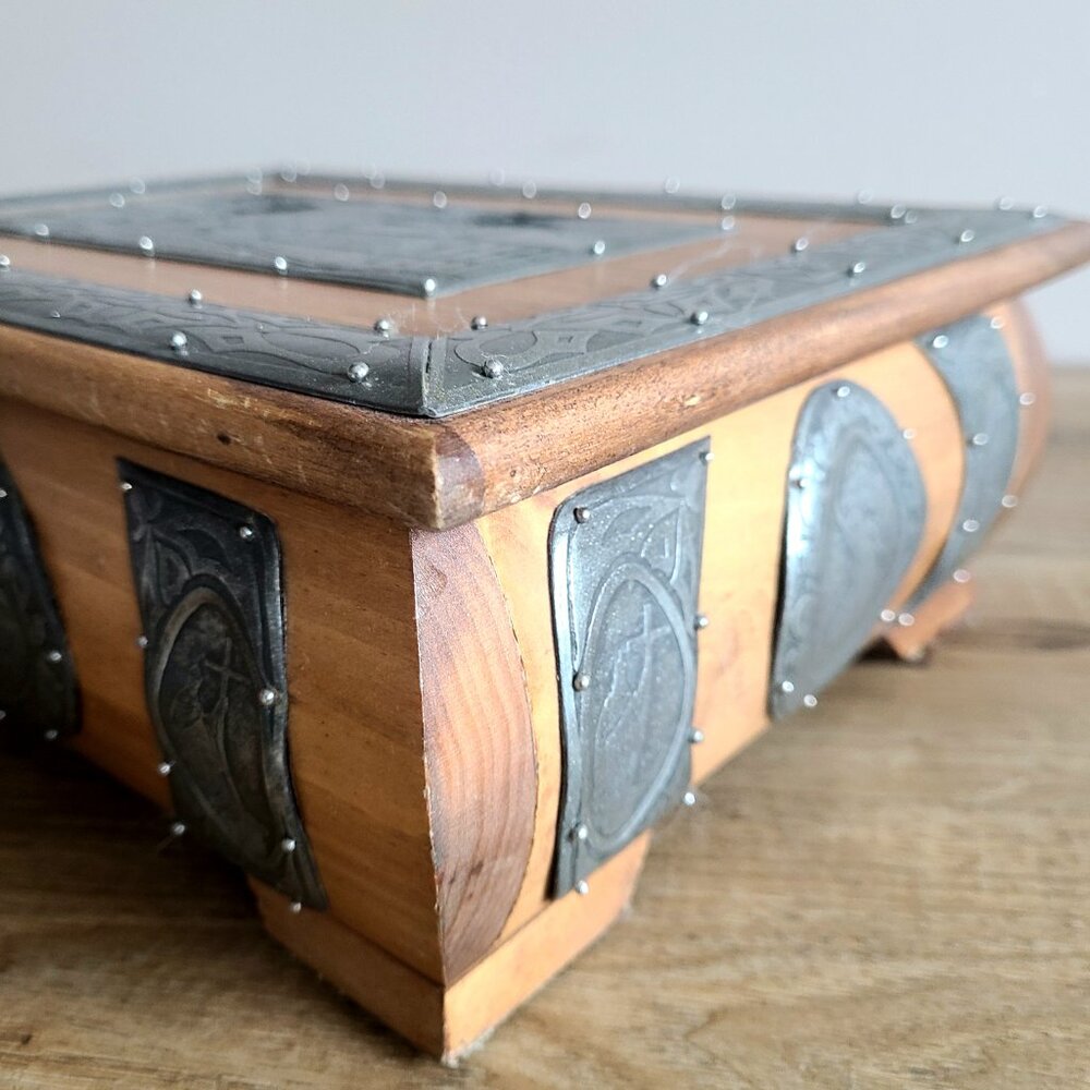 Vintage large Varsovia wooden jewelry box w pewter metal details by Zaczewski. - Picture 2 of 13